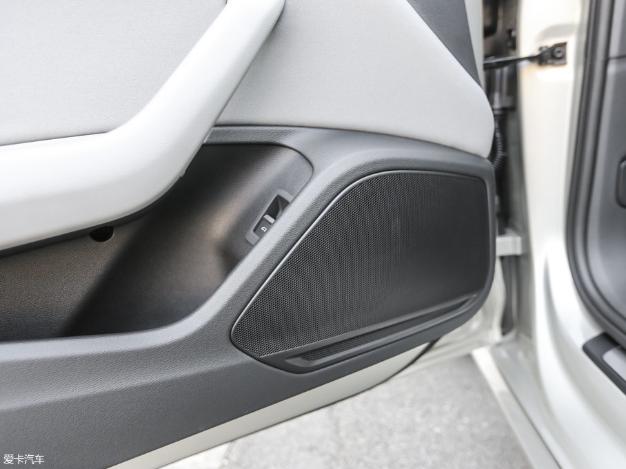 2017?yun)WA4L 40 TFSI M(jn)ȡ