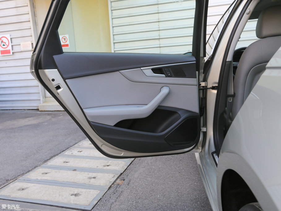 2017?yun)WA4L 40 TFSI M(jn)ȡ