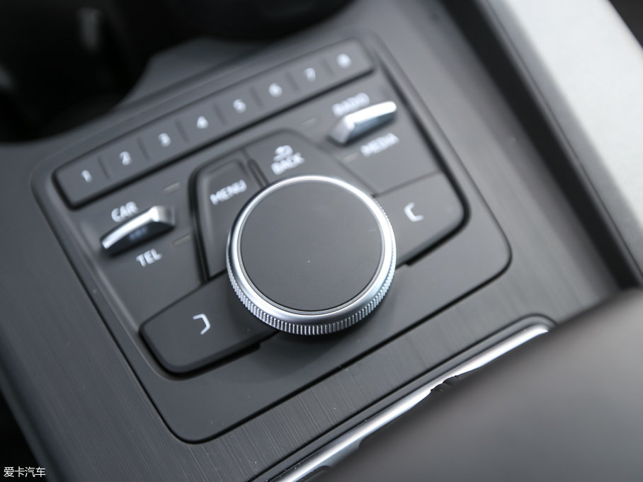 2017WA4L 40 TFSI Mȡ