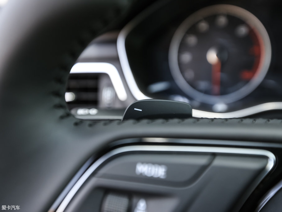 2017WA4L 40 TFSI Mȡ