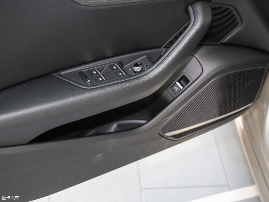 2017?yun)WA4L 40 TFSI L(fng)