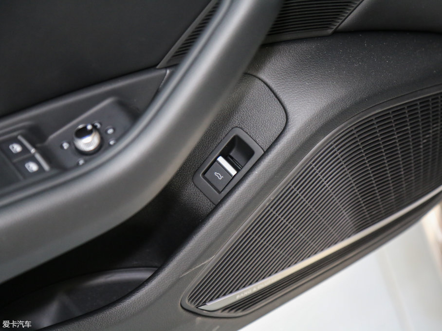 2017?yun)WA4L 40 TFSI L(fng)