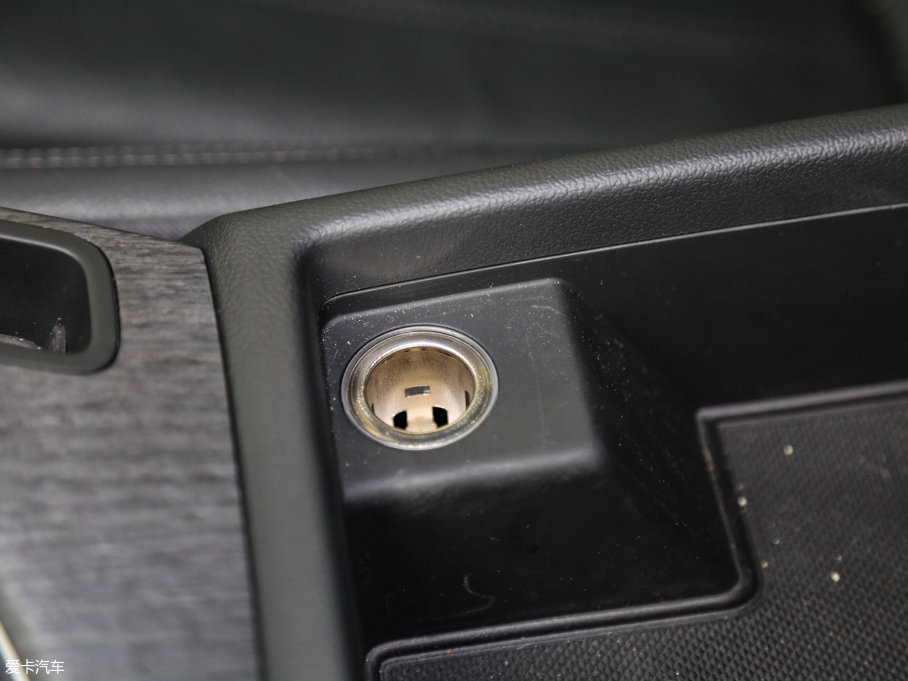 2017WA4L 40 TFSI L(fng)