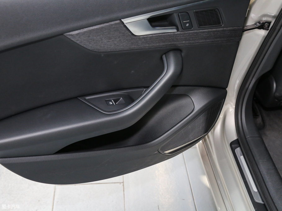 2017?yun)WA4L 40 TFSI L(fng)