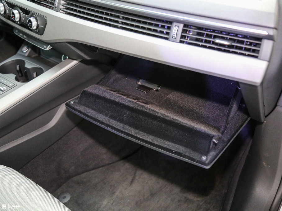 2017?yun)WA4L 40 TFSI M(jn)ȡ