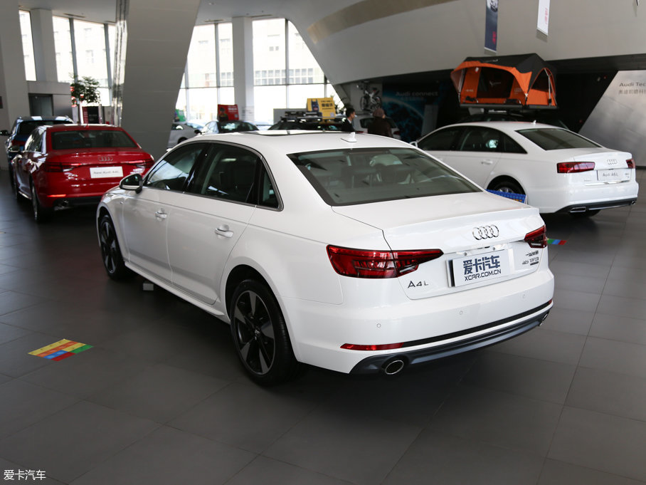 2017WA4L 45 TFSI quattro ؄e