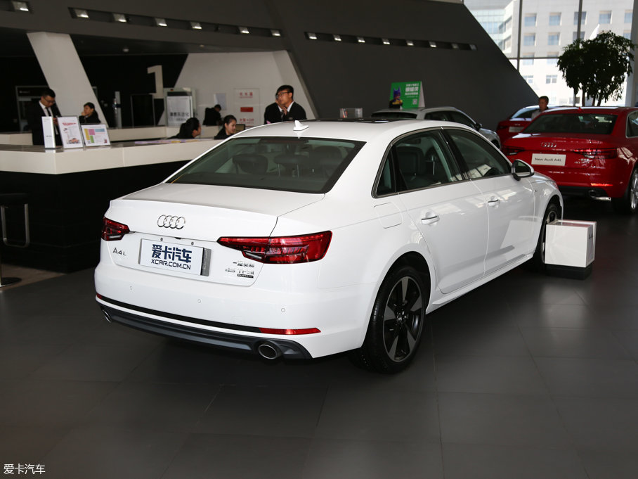 2017WA4L 45 TFSI quattro ؄e