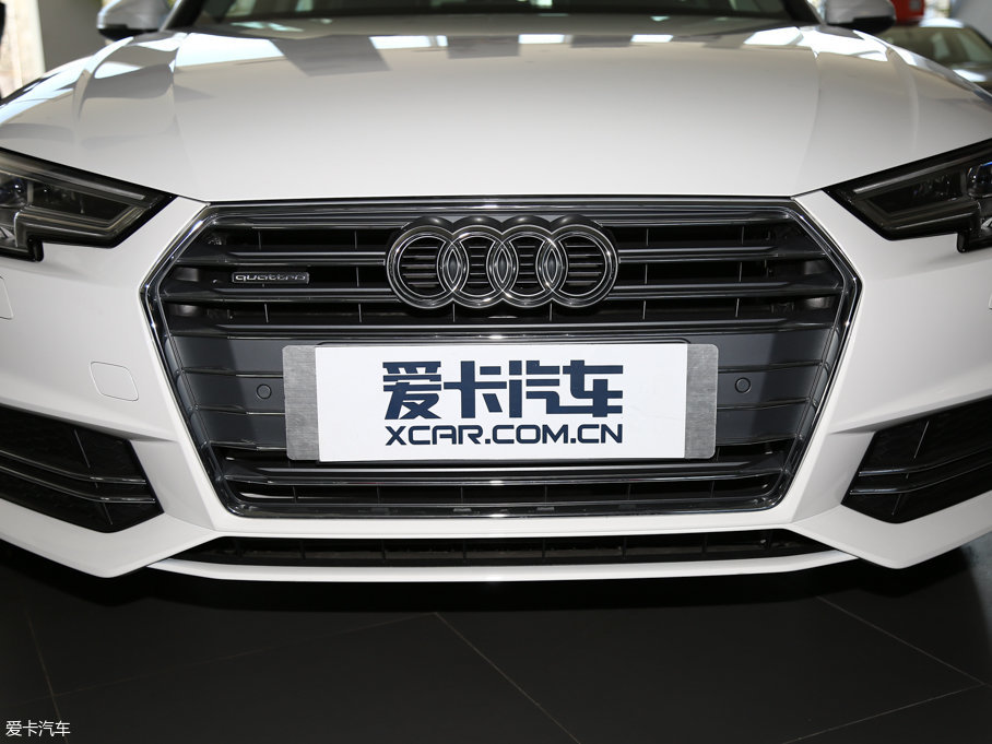 2017WA4L 45 TFSI quattro ؄e