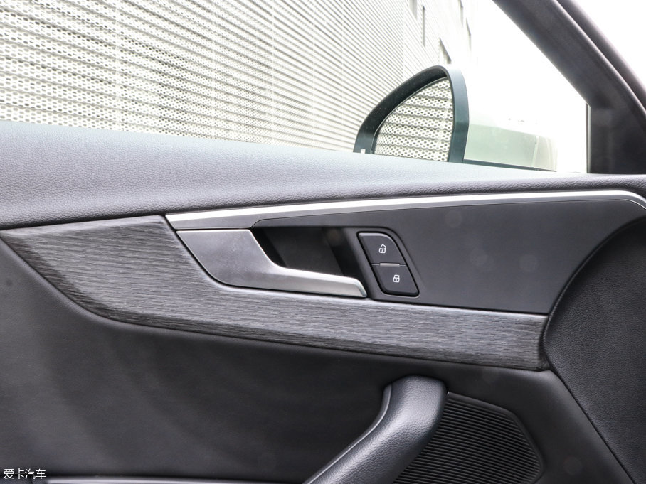 2017WA4L 45 TFSI quattro L