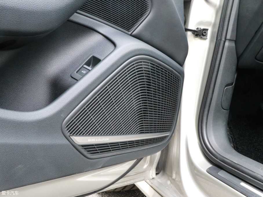 2017WA4L 45 TFSI quattro L