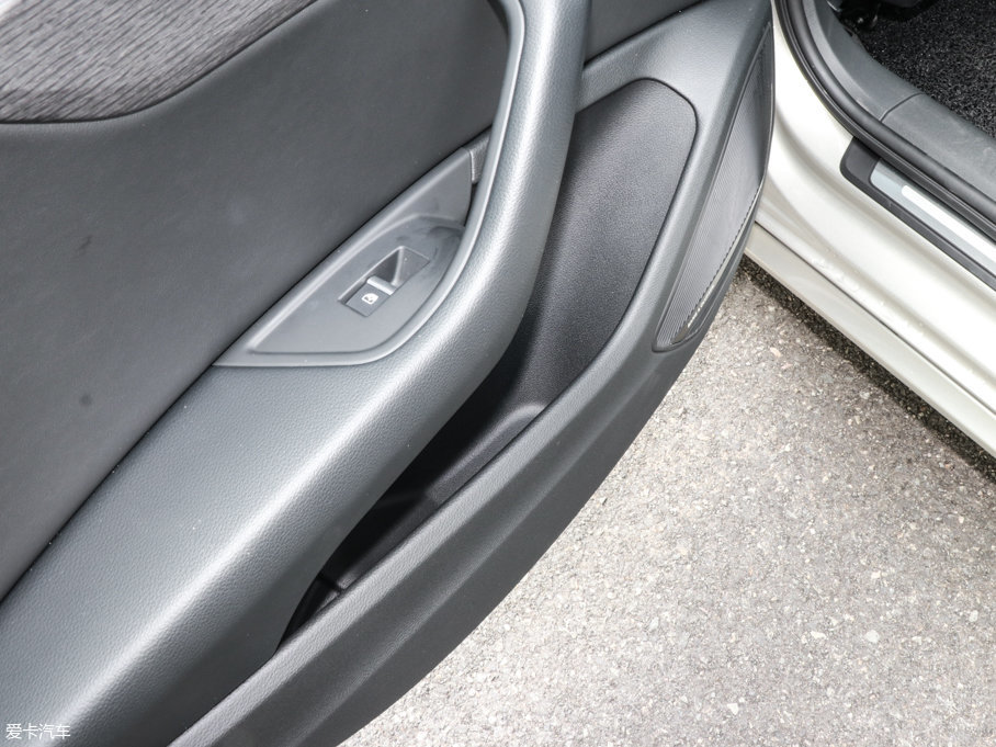 2017WA4L 45 TFSI quattro L