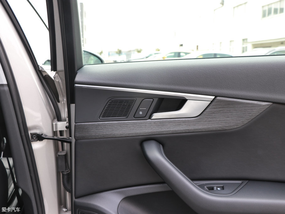 2017?yun)WA4L 45 TFSI quattro L(fng)