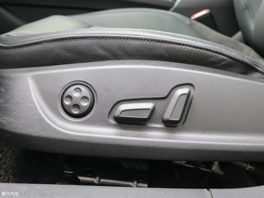 2017?yun)WA4L 45 TFSI quattro L(fng)