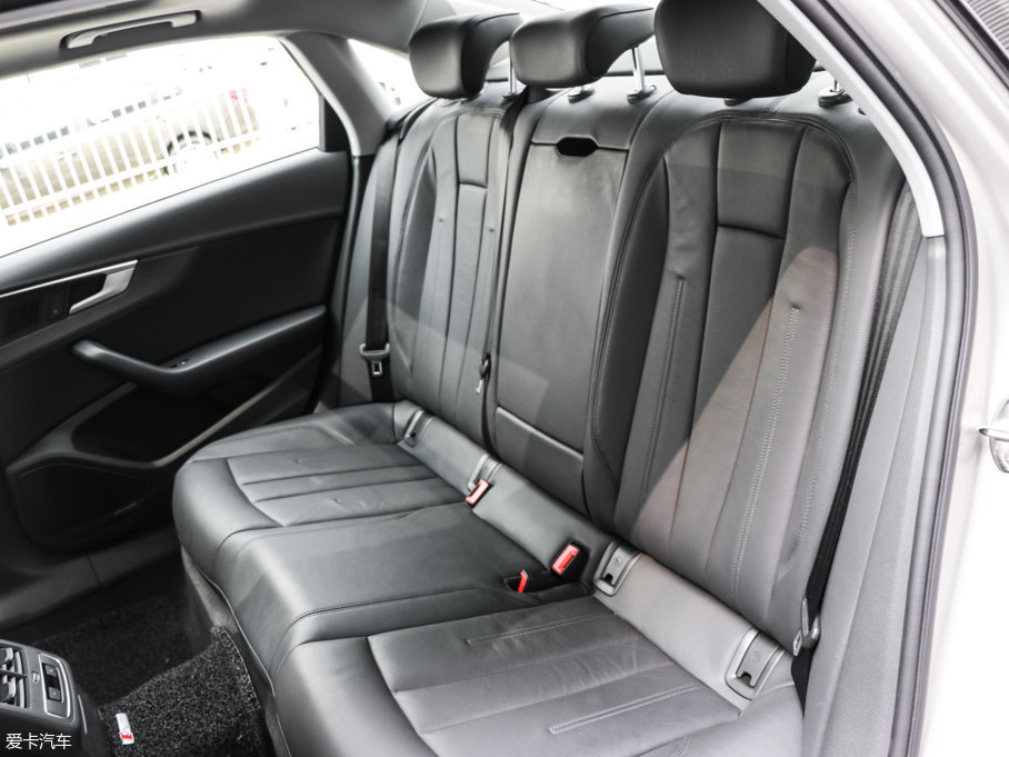 2017WA4L 45 TFSI quattro L