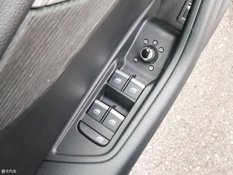 2017?yun)WA4L 45 TFSI quattro L(fng)