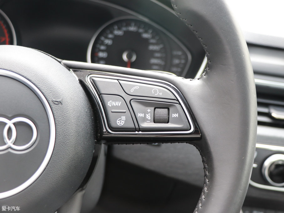 2017WA4L 45 TFSI quattro L