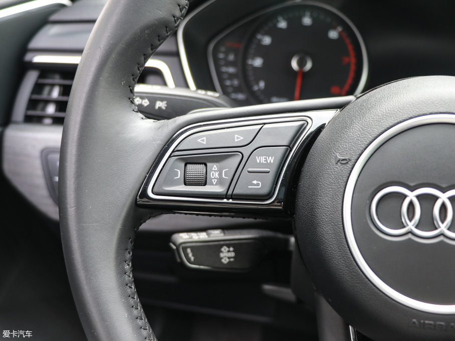 2017WA4L 45 TFSI quattro L