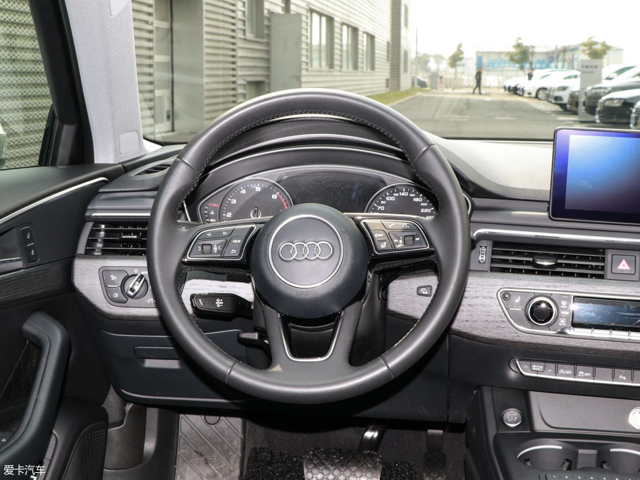 2017WA4L 45 TFSI quattro L