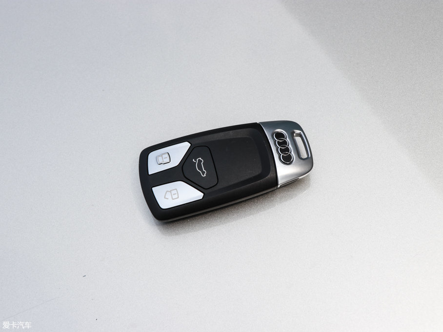 2017WA4L 45 TFSI quattro L