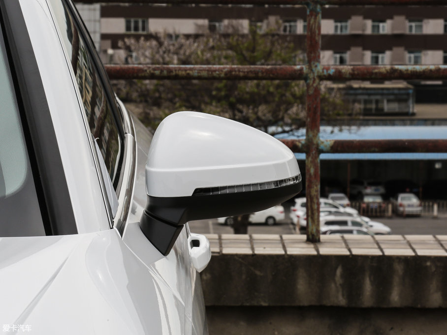 2017WA4L Plus 40 TFSI r