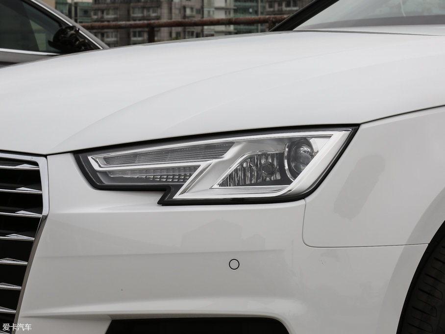 2017WA4L Plus 40 TFSI r