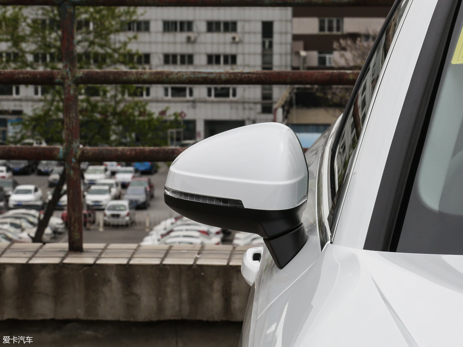 2017WA4L Plus 40 TFSI r