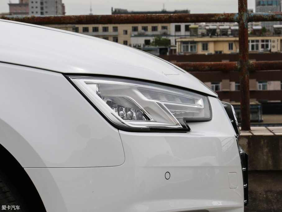 2017WA4L Plus 40 TFSI r