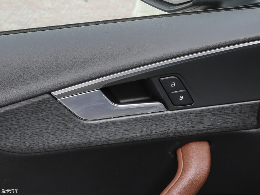 2017?yun)WA4L Plus 45 TFSI quattro L(fng)