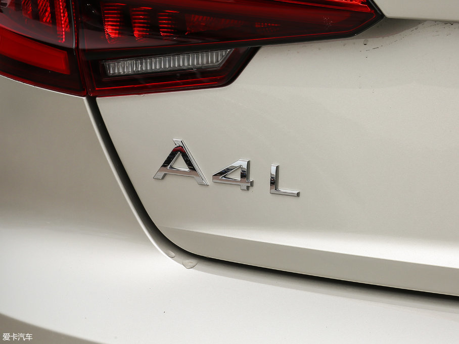 2017WA4L Plus 40 TFSI L