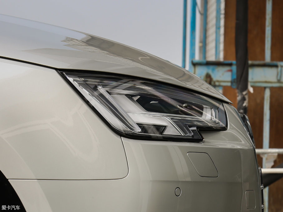 2017?yun)WA4L Plus 40 TFSI L(fng)