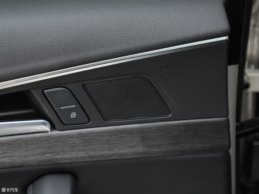 2017?yun)WA4L Plus 40 TFSI L(fng)