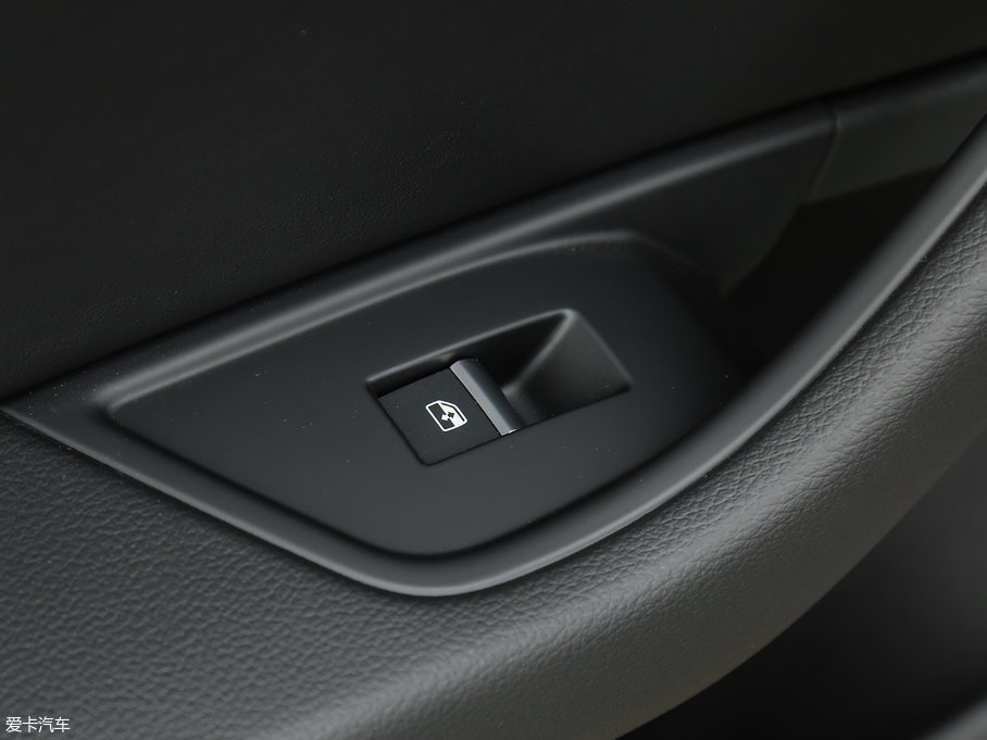 2017WA4L Plus 40 TFSI L