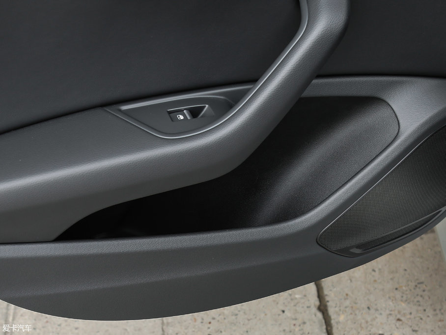 2017WA4L Plus 40 TFSI L