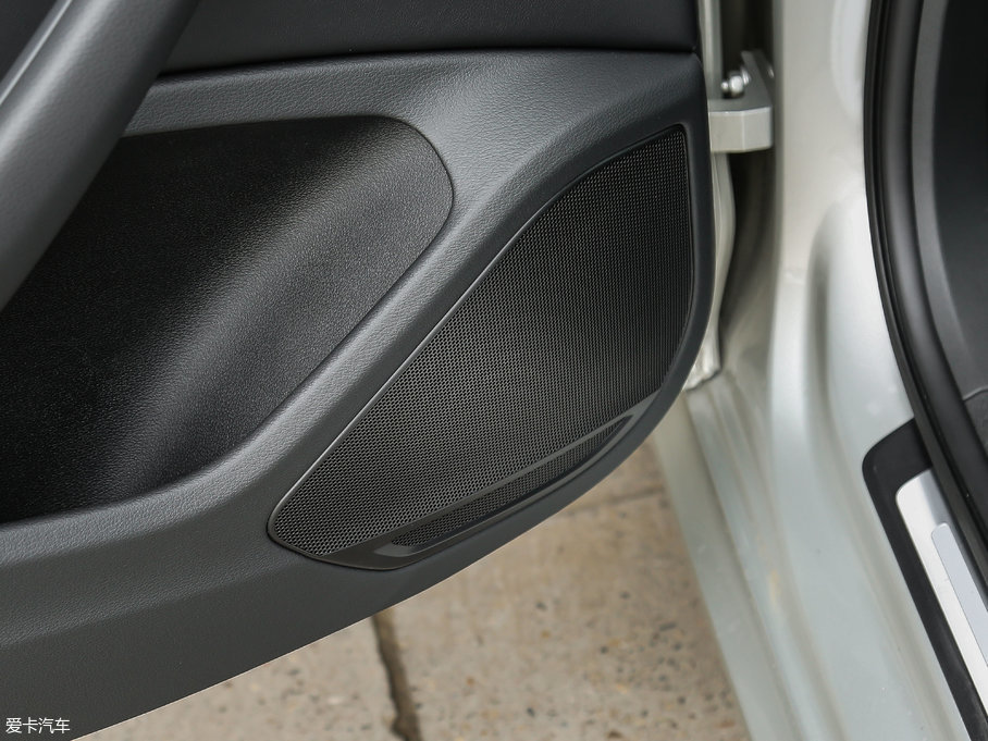 2017WA4L Plus 40 TFSI L