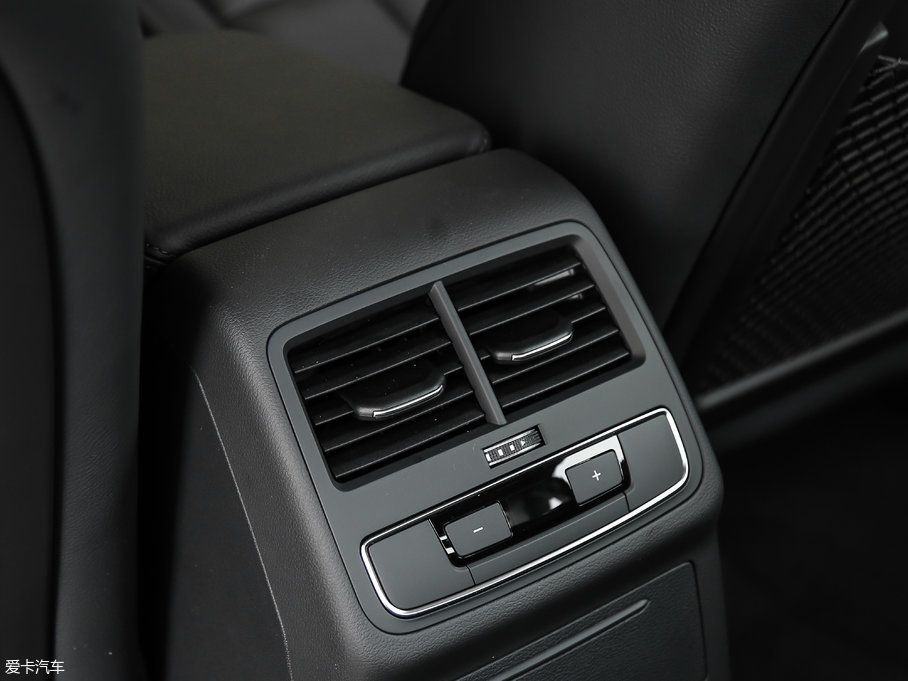 2017WA4L Plus 40 TFSI L