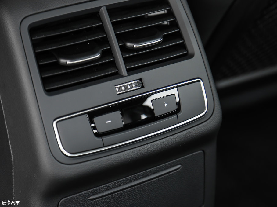 2017WA4L Plus 40 TFSI L