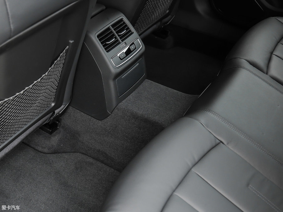 2017?yun)WA4L Plus 40 TFSI L(fng)