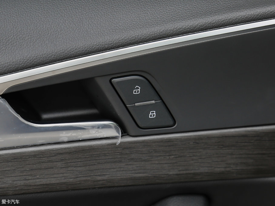 2017WA4L Plus 40 TFSI L