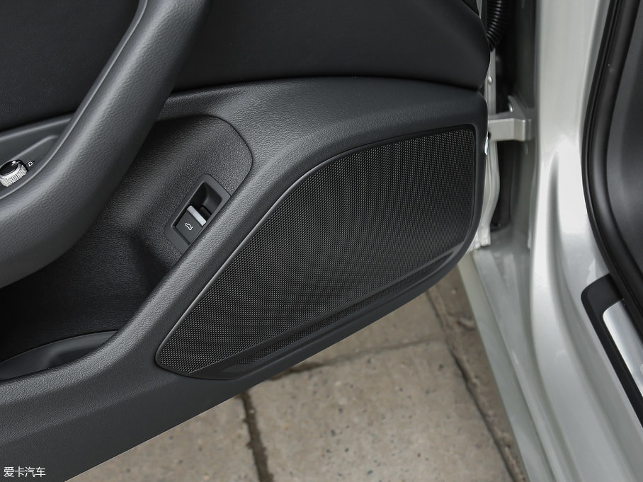 2017WA4L Plus 40 TFSI L