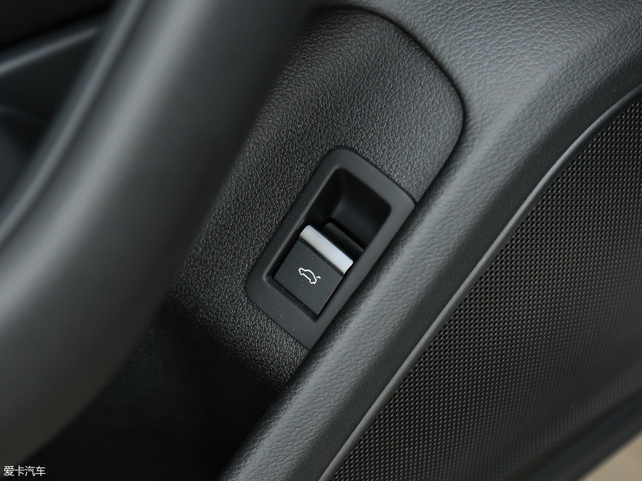 2017WA4L Plus 40 TFSI L