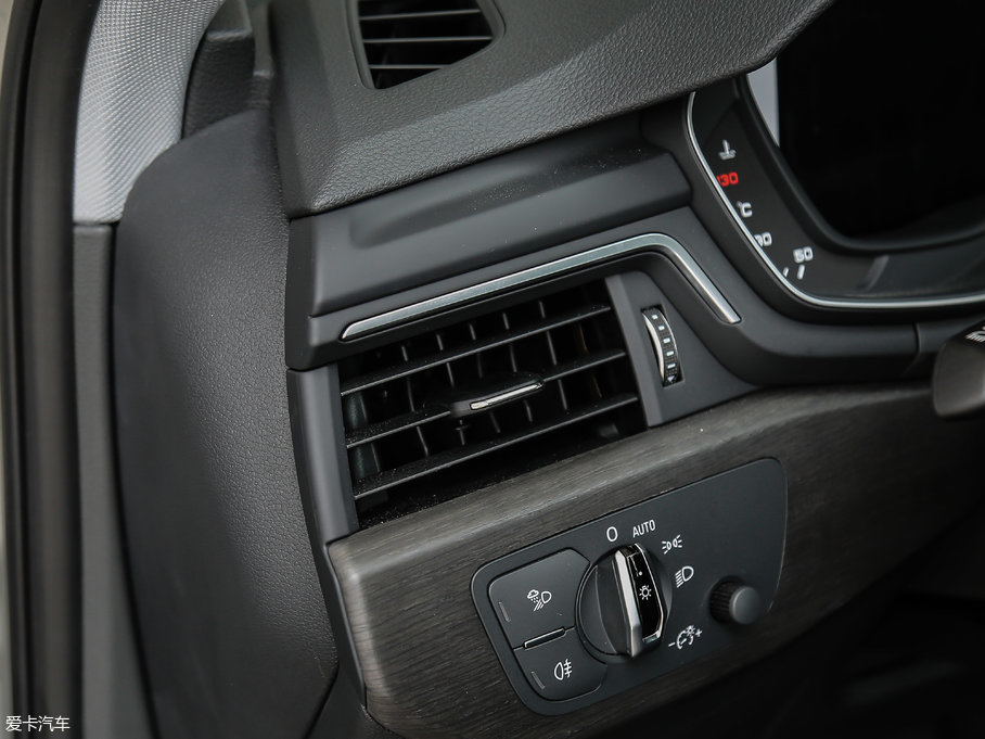 2017WA4L Plus 40 TFSI L