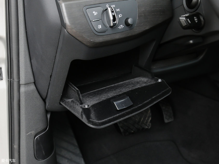 2017WA4L Plus 40 TFSI L