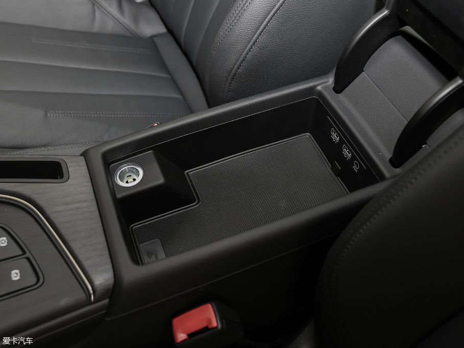 2017?yun)WA4L Plus 40 TFSI L(fng)