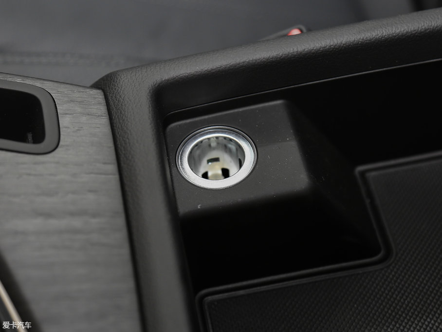 2017WA4L Plus 40 TFSI L