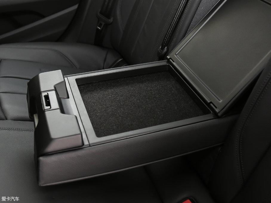 2017WA4L Plus 40 TFSI L