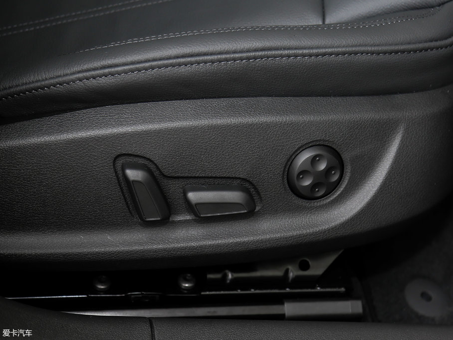 2017?yun)WA4L Plus 40 TFSI L(fng)