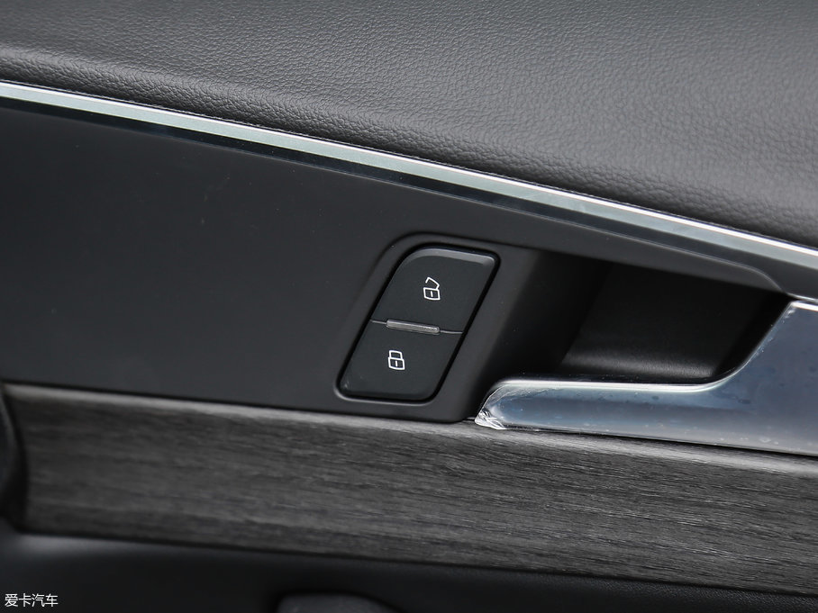 2017?yun)WA4L Plus 40 TFSI L(fng)