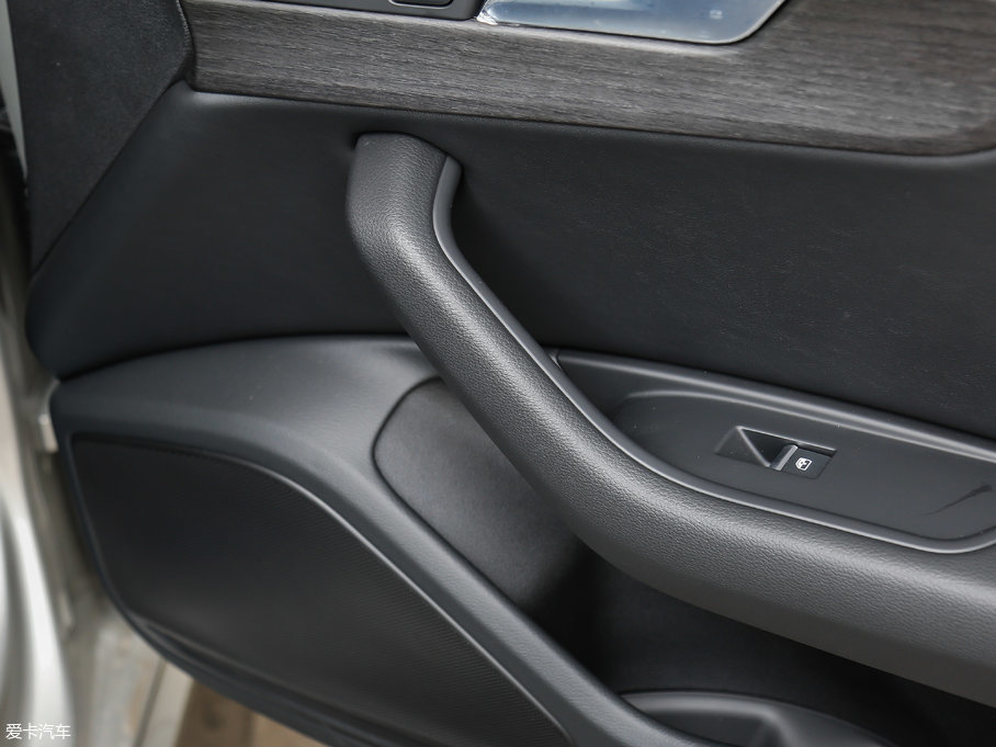 2017WA4L Plus 40 TFSI L(fng)