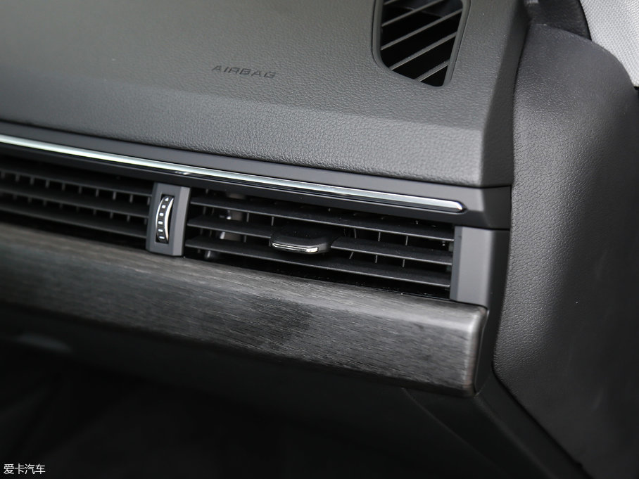 2017WA4L Plus 40 TFSI L