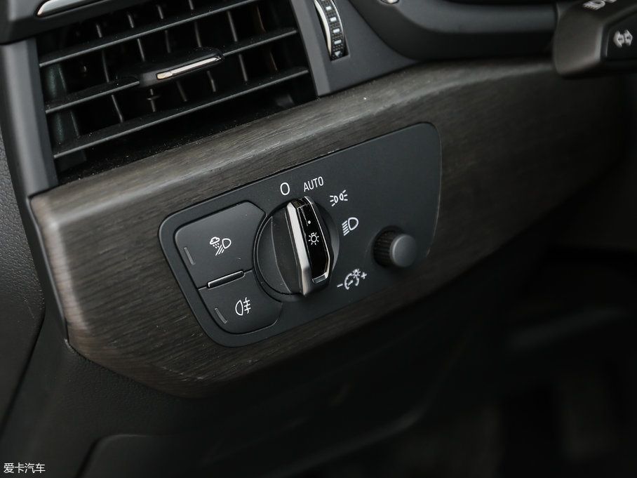 2017WA4L Plus 40 TFSI L